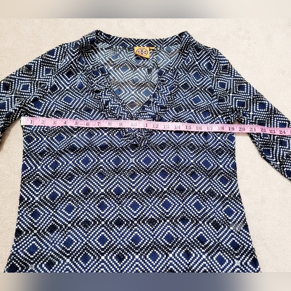 Tory Burch Women's Navy Blue Geometric Print Silk Blend Ruffle Tunic Top Size 8 - Picture 8 of 13